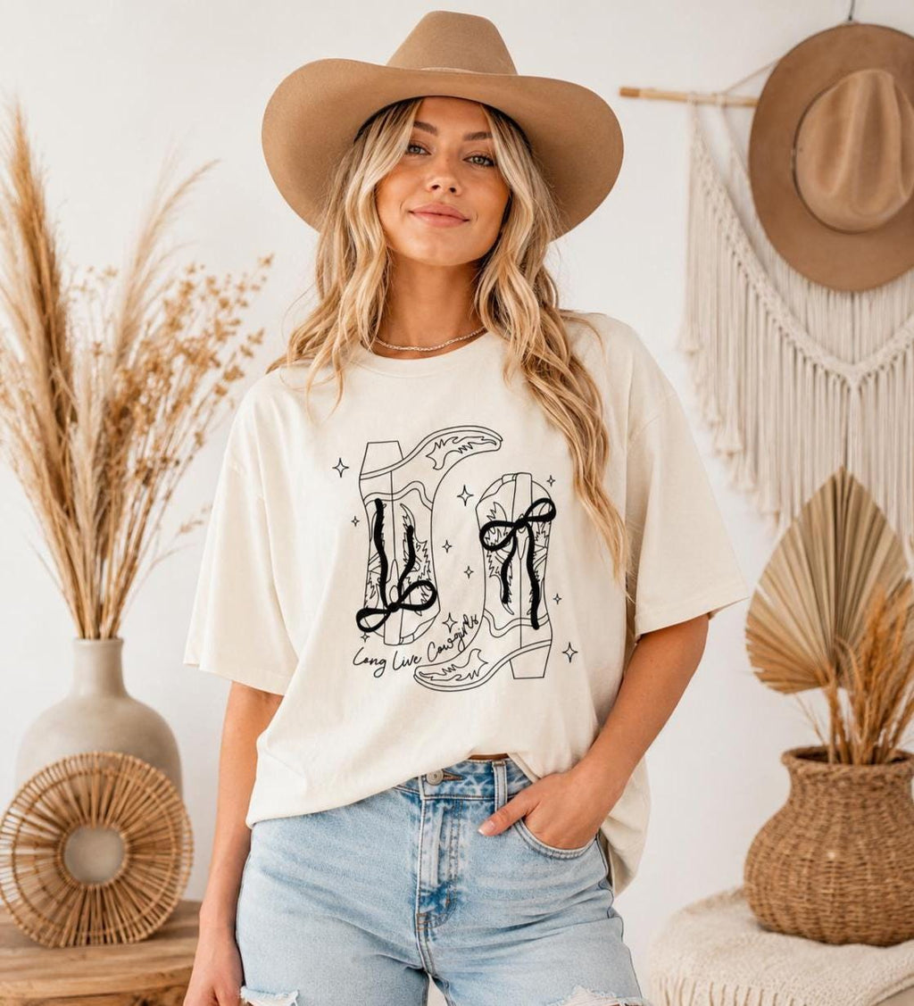 Long Live Cowgirls Shirt Comfort Colors, Trendy Women's Tshirt, Country Music Shirt, Western Cowboy Tee, Cowgirl Boots Shirt, Concert Tee