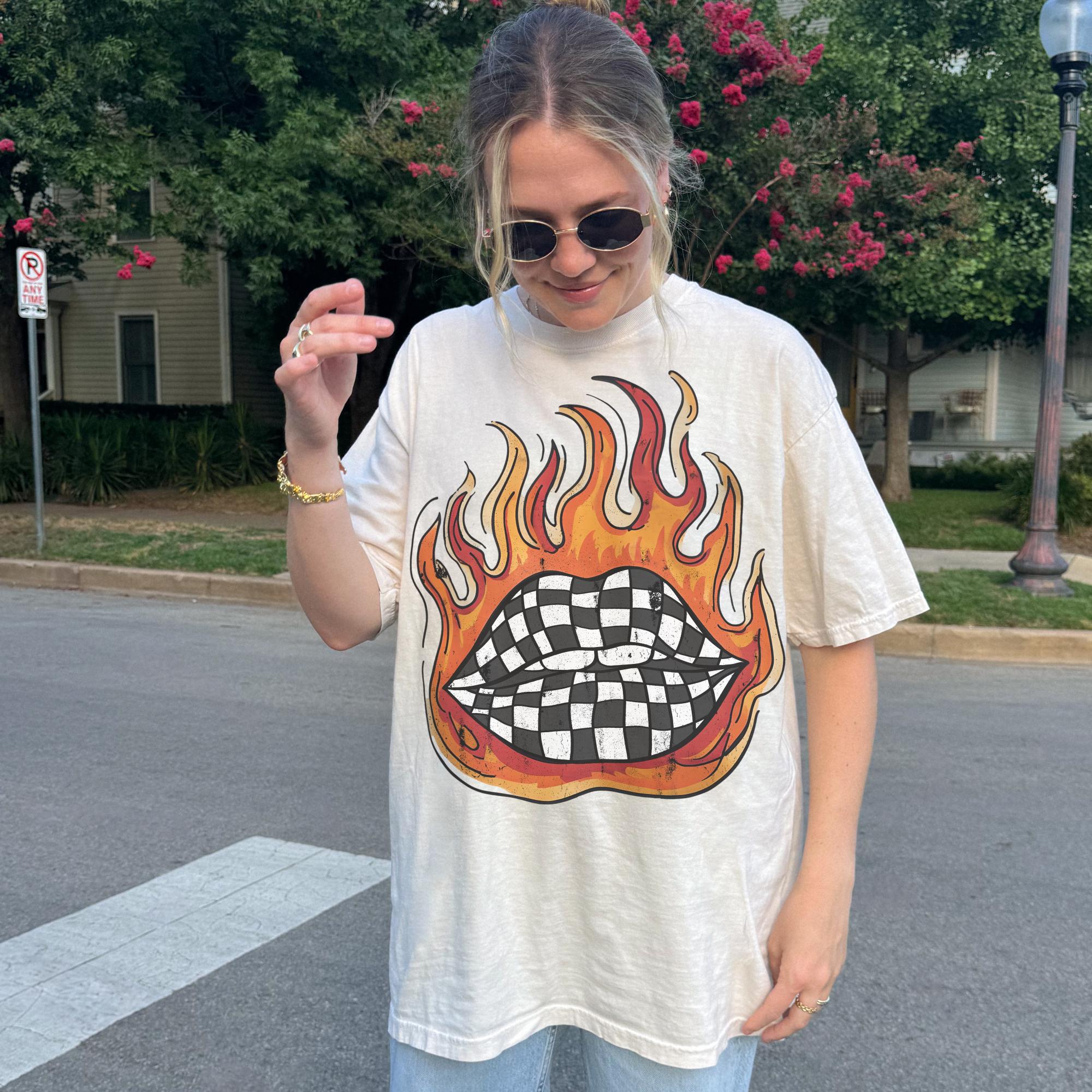 Checkered Flame Lips Shirt Western Graphic Tee Oversized Country Concert Tshirt Trendy Western Clothes Retro Country Tee Comfort Colors